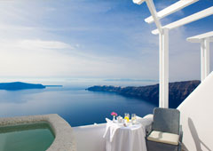 ABOVE BLUE SUITES SANTORINI