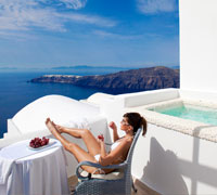 ABOVE BLUE SUITES SANTORINI