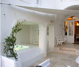 The White Villa in Oia Santorini - the main courtyard & the Jacuzzi Pool