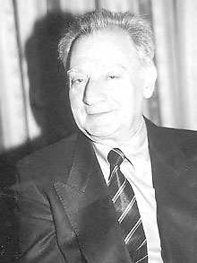 Καθηγητής Χρήστος Ντούμας
